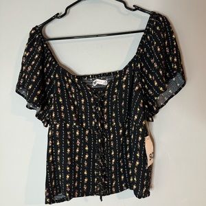 Women’s XL SO Off the Shoulder Floral Tiny Top (Crop Top)